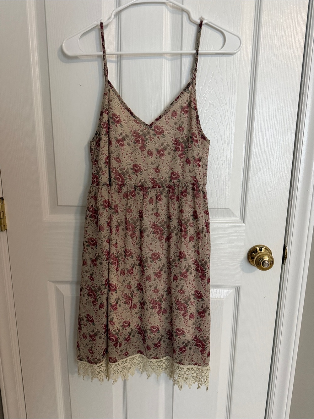entro Cream Floral Spaghetti-Strap Mini Dress with Pink Roses